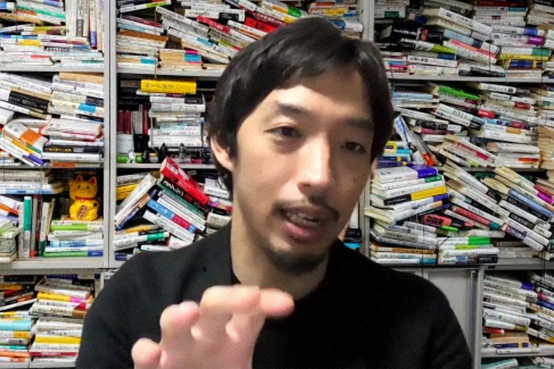 「開かれた新聞委員会」の西田亮介委員