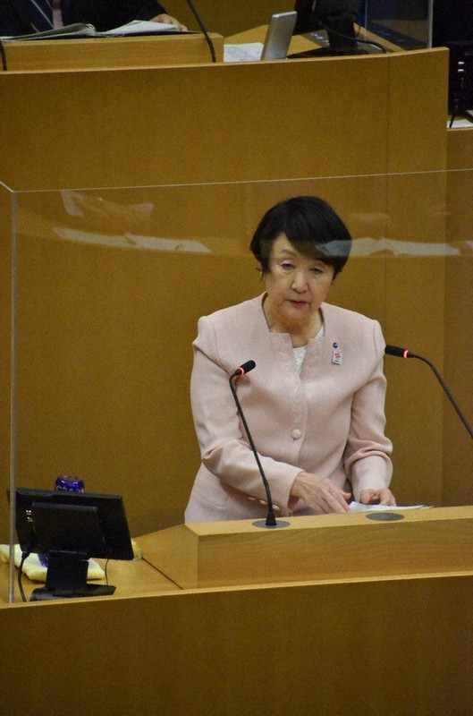 横浜市議会本会議で答弁する林文子市長=同市中区で2021年2月25日午後5時53分、樋口淳也撮影