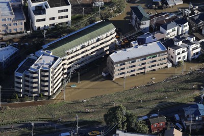 泥につかった思い出の布団に涙 川崎浸水訴訟の原告 市に不信感 毎日新聞