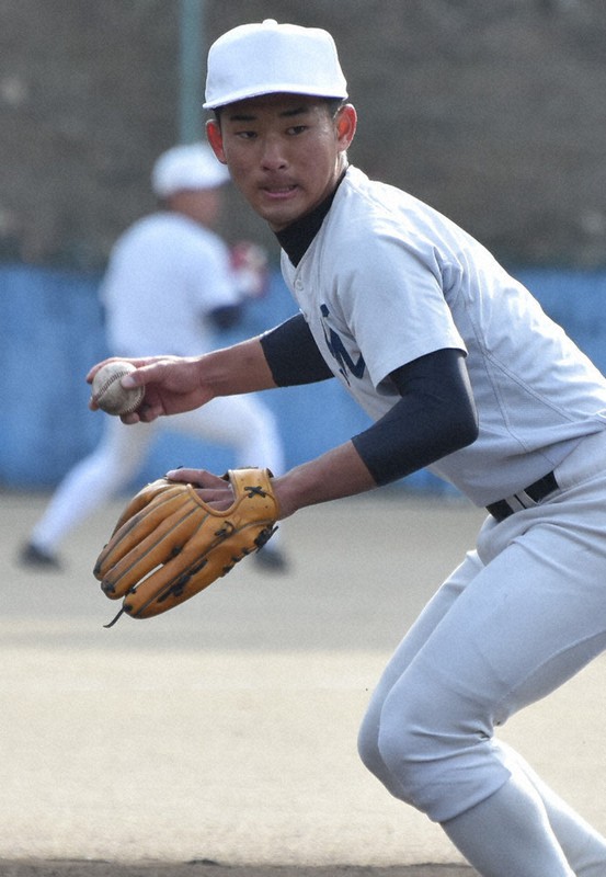 強く 前に 明徳義塾 選手紹介 ３ 高知 毎日新聞