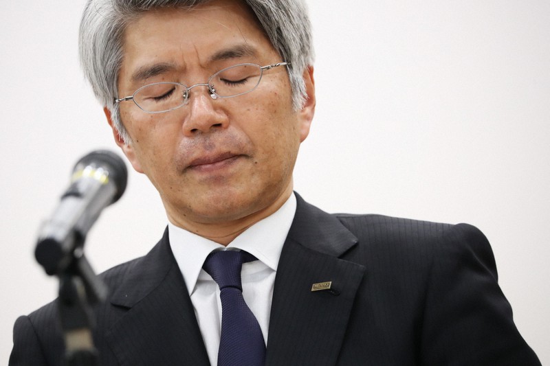 システム障害について記者会見するみずほ銀行の藤原弘治頭取=東京都千代田区で2021年3月1日午後6時38分、吉田航太撮影