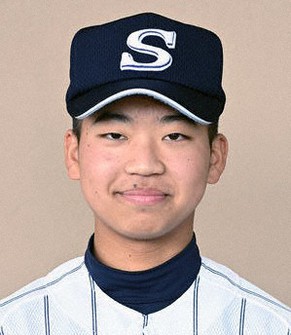 稲田直人選手(1年)=広島県三次市のみよし運動公園野球場で、猪飼健史撮影