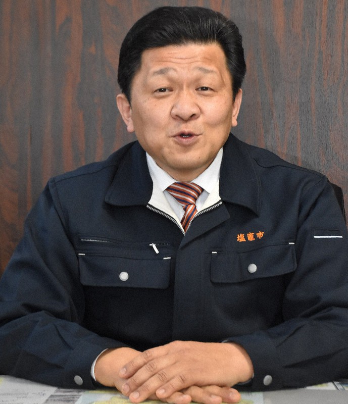 佐藤光樹・宮城県塩釜市長=同市役所で2021年2月24日、滝沢一誠撮影