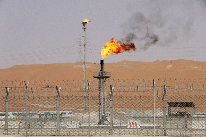 サウジアラビアの石油関連施設=ロイター