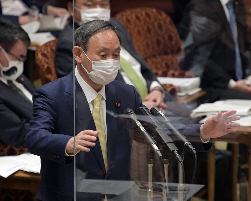 参院予算委員会で立憲民主党の森裕子氏の質問に答える菅義偉首相=国会内で2021年3月3日午前9時59分、竹内幹撮影