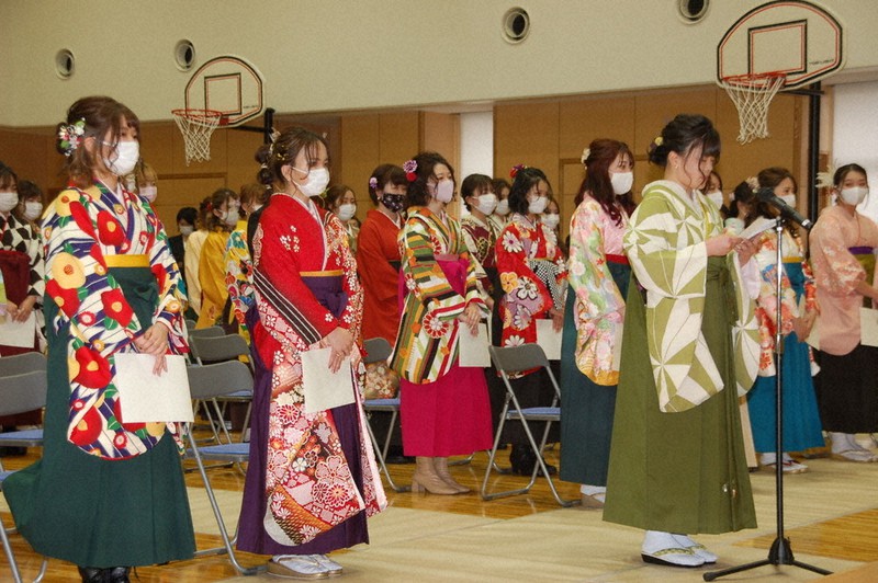 浜松市看護学校卒業式 巣立ちの決意 「常に学び、感謝」 /静岡 毎日新聞 浜松市看護学校卒業式 巣立ちの決意 「常に学び、感謝」 /静岡 毎日新聞