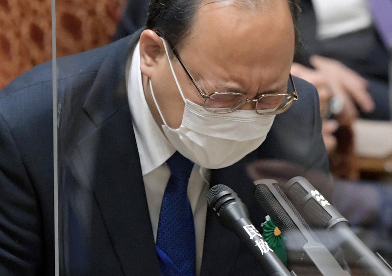 参院予算委員会で立憲民主党の白真勲氏の質問に答える谷脇康彦総務審議官=国会内で2021年3月5日午前11時24分、竹内幹撮影