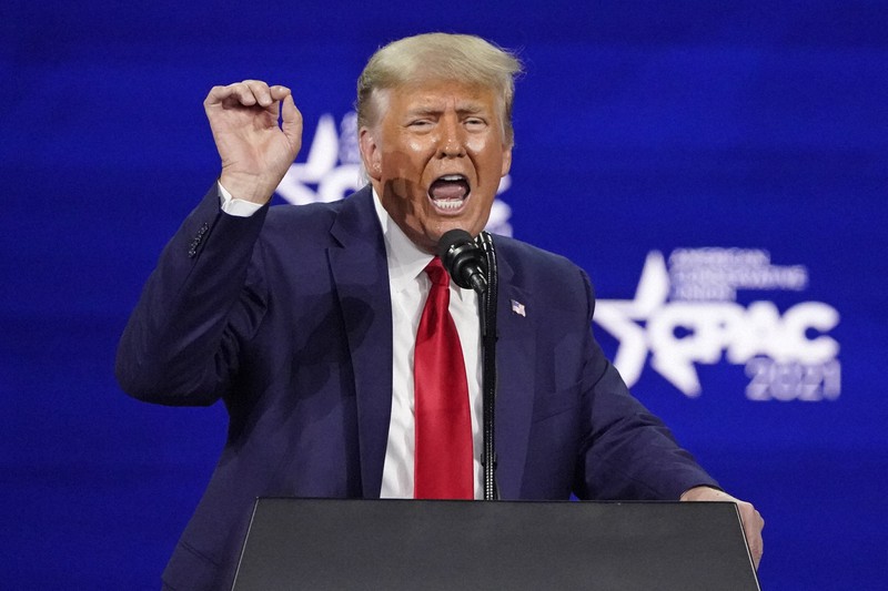 保守系の団体が集まるCPACで退任後初の演説をするトランプ氏=米南部フロリダ州オーランドで2021年2月28日、AP