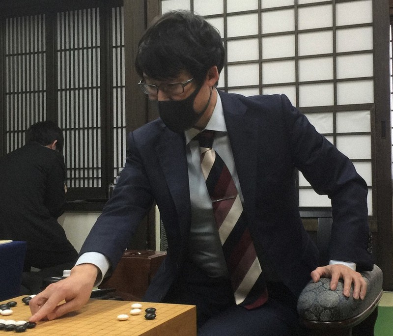 毎小ニュース 文化 井山棋聖が９連覇 毎日新聞