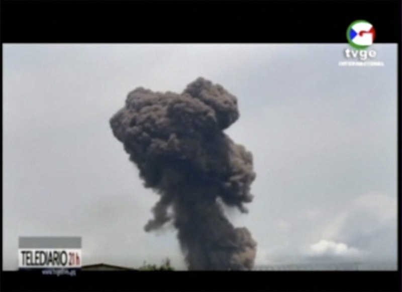 赤道ギニアで爆発 98人死亡600人超が負傷 軍基地で事故か 毎日新聞 赤道ギニアで爆発 98人死亡600人超が負傷 軍基地で事故か 毎日新聞