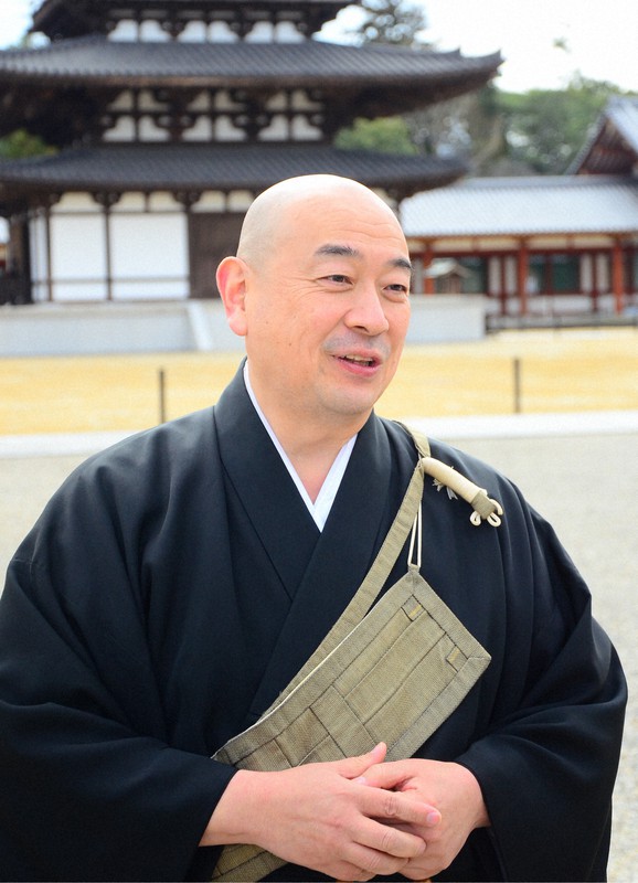 「震災を風化させず、命に向き合っていきたい」と語る大谷徹奘さん=奈良市の薬師寺で2021年3月4日午後0時23分、加藤佑輔撮影