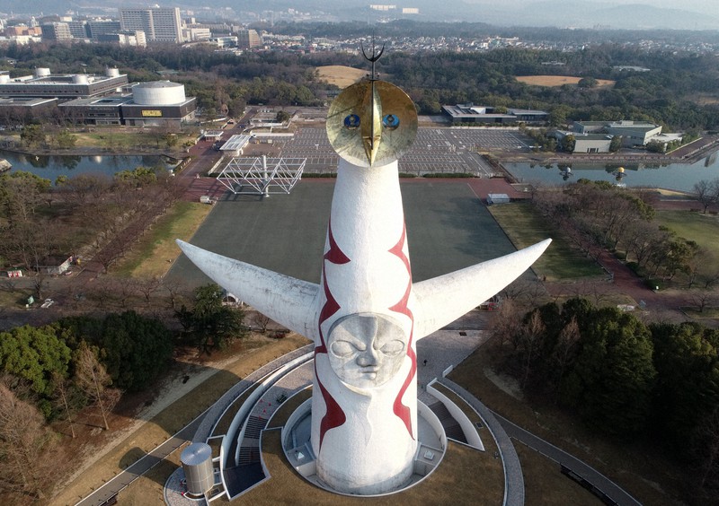 府が学術調査に乗り出すことになった太陽の塔=大阪府吹田市で2018年3月15日、無人小型機で加古信志撮影
