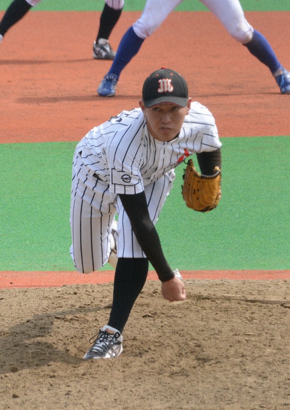 【三菱自動車倉敷オーシャンズ-JFE東日本】七回途中から救援し無失点で締めた三菱自動車倉敷オーシャンズの広畑敦也投手=東京都大田区の大田スタジアムで2021年3月9日午前11時21分、森野俊撮影