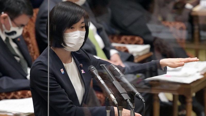 参院予算委員会で質問に答える丸川珠代男女共同参画担当相=国会内で2021年3月3日、竹内幹撮影