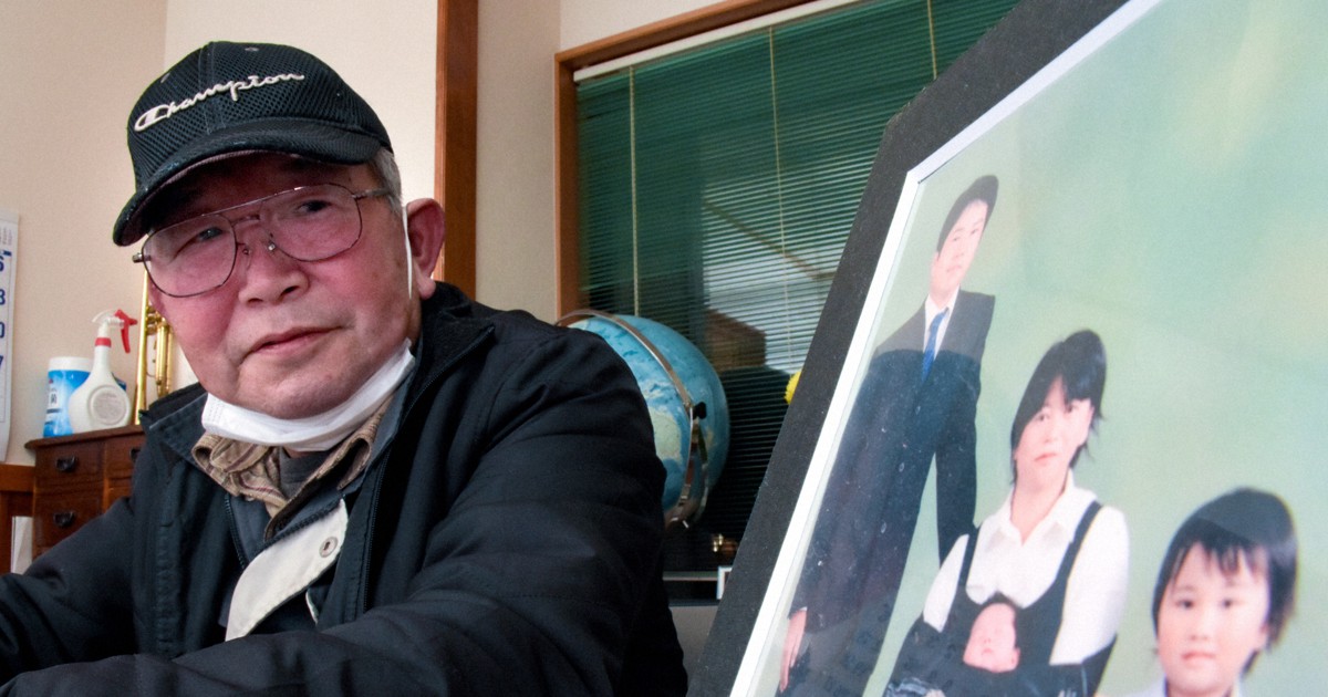 墓誌よ伝えてくれ 長男一家を捜せなかった無念を 災害の怖さを 毎日新聞 墓誌よ伝えてくれ 長男一家を捜せなかった無念を 災害の怖さを 毎日新聞