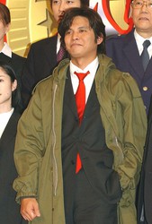 天国と地獄 高橋一生の 変装 服にネット騒然 踊る大捜査線 の青島 スポニチ