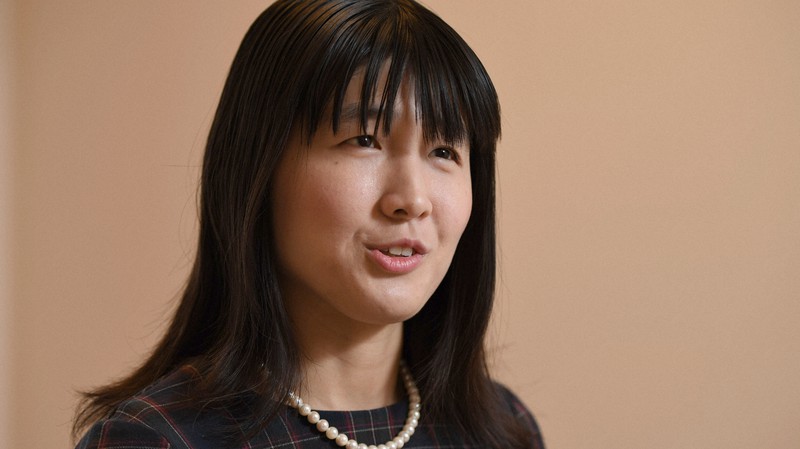 インタビューに答える秋山里奈さん=東京都品川区で2021年3月11日、宮本明登撮影