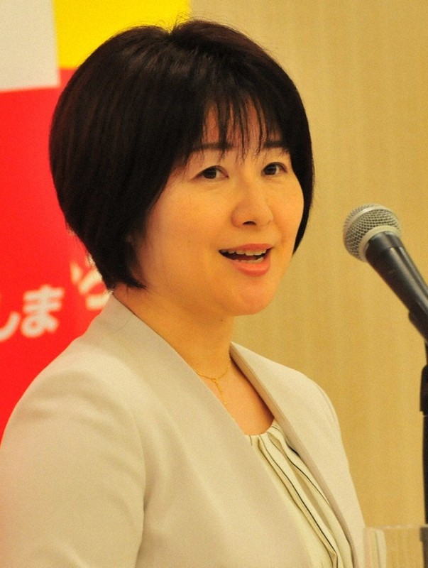 宮口氏が無所属で出馬表明=中区で2021年3月20日午後2時42分、賀有勇撮影