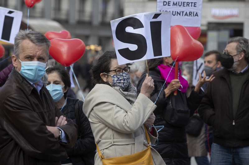 スペイン 欧州4カ国目の安楽死合法化 自己決定 に高い支持 毎日新聞