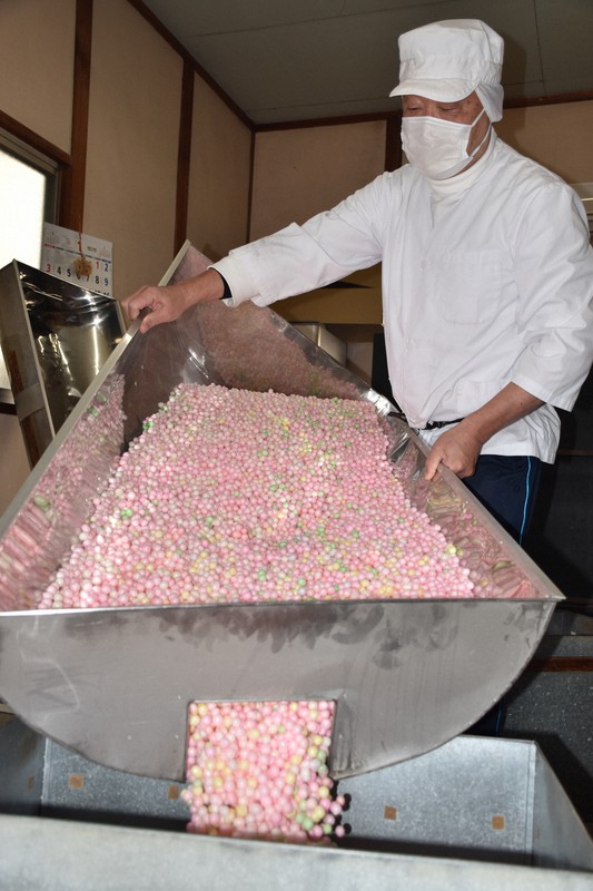 パフェ上のサクサク おいり 香川では400年前から愛され 毎日新聞