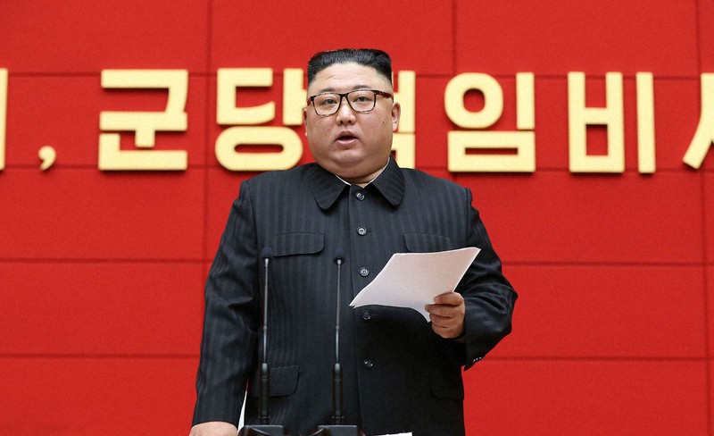 第1回朝鮮労働党市郡責任書記講習会で開講の辞を述べる金正恩総書記=平壌・党中央委員会本部会議室で2021年3月3日(朝鮮中央通信=朝鮮通信)