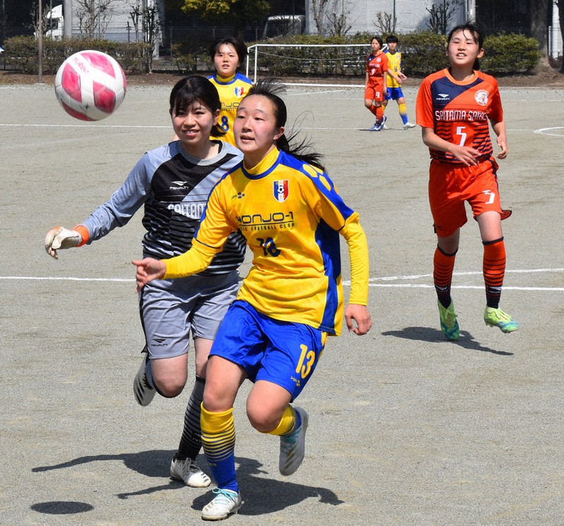 サッカー めぬまカップ 本庄第一A、F組1位 熊谷3会場で開幕 参加27チーム ／埼玉 毎日新聞