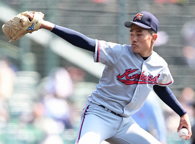 京都国際先発の森下=阪神甲子園球場で2021年3月27日、藤井達也撮影