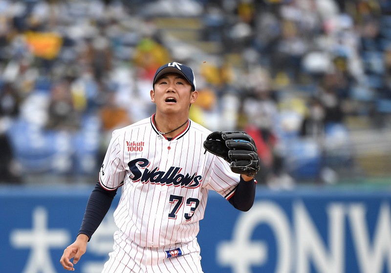 野村克也元監督へ追悼の「73」 ヤクルト－阪神、両チーム着用