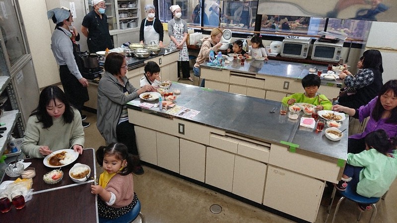 カレー専門 こども食堂 横須賀に 月に1度 家庭の味 提供 毎日新聞