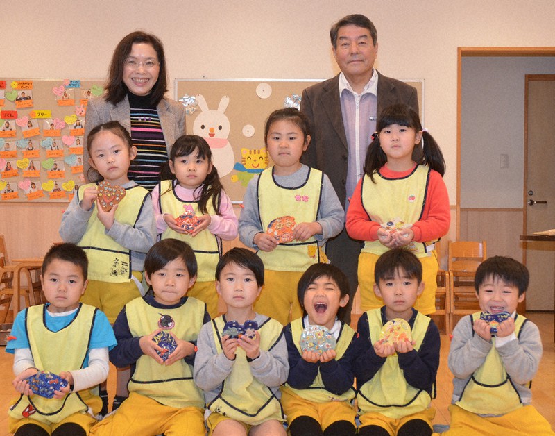卒園記念に陶製お面 園児が制作 ギャラリーに展示 古河 しらゆり幼稚園 茨城 毎日新聞