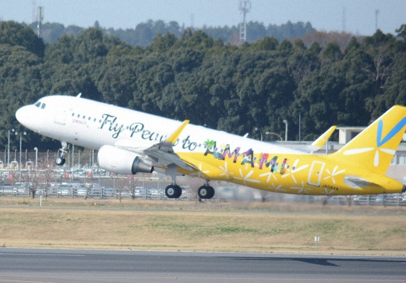 バニラの「黄色」復活 マスク姿の機体も 成田空港 ／千葉 | 毎日新聞