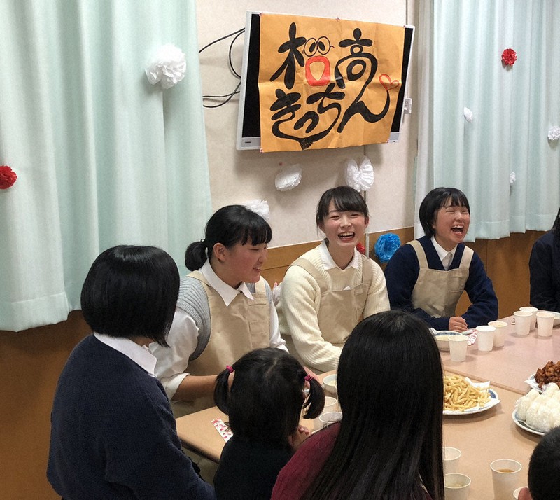 つながり紡いで 総合学科 松原高校の四半世紀 自分を語り 対話で学ぶ 吉田敦彦 大阪 毎日新聞