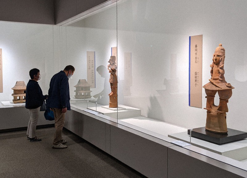 東京国立博物館から「里帰り」して、展示されているはにわ=群馬県高崎市綿貫町の県立歴史博物館で2021年3月24日、増田勝彦撮影