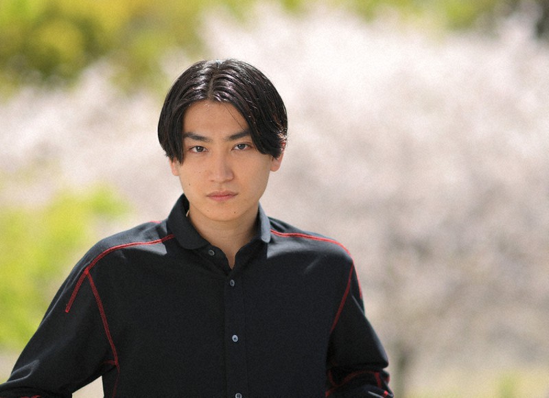 戯曲「パンドラの鐘」に主演する俳優の金子大地さん=東京都中央区の水天宮ピットで2021年3月29日、手塚耕一郎撮影