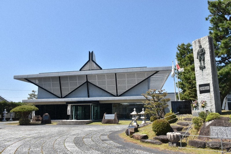 万世特攻平和祈念館 リニューアルオープン 九九式襲撃機 米軍撮影の映像も 鹿児島 毎日新聞