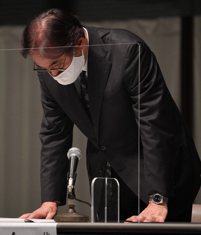 外資規制違反について記者会見し、謝罪するフジ・メディアHDの金光修社長=東京都港区で8日午後6時3分、丸山博撮影