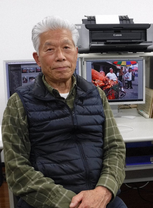 十津川の自然を撮り続ける早津さん=大和高田市で2021年3月24日午後3時46分、高田房二郎撮影