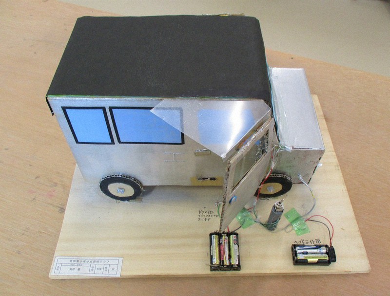 四国トピックス 学生児童発明くふう展 稲荷菫さん 経産大臣賞 車ドアの雨よけ考案 愛媛 四国 毎日新聞