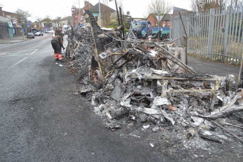 北アイルランド続く暴動 英からの分離懸念 毎日新聞