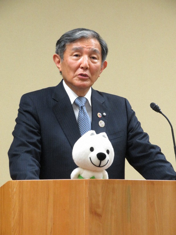 紀北地域在住者に不要不急の外出自粛を呼び掛ける仁坂吉伸知事=県庁で2021年4月14日午後3時22分、新宮達撮影