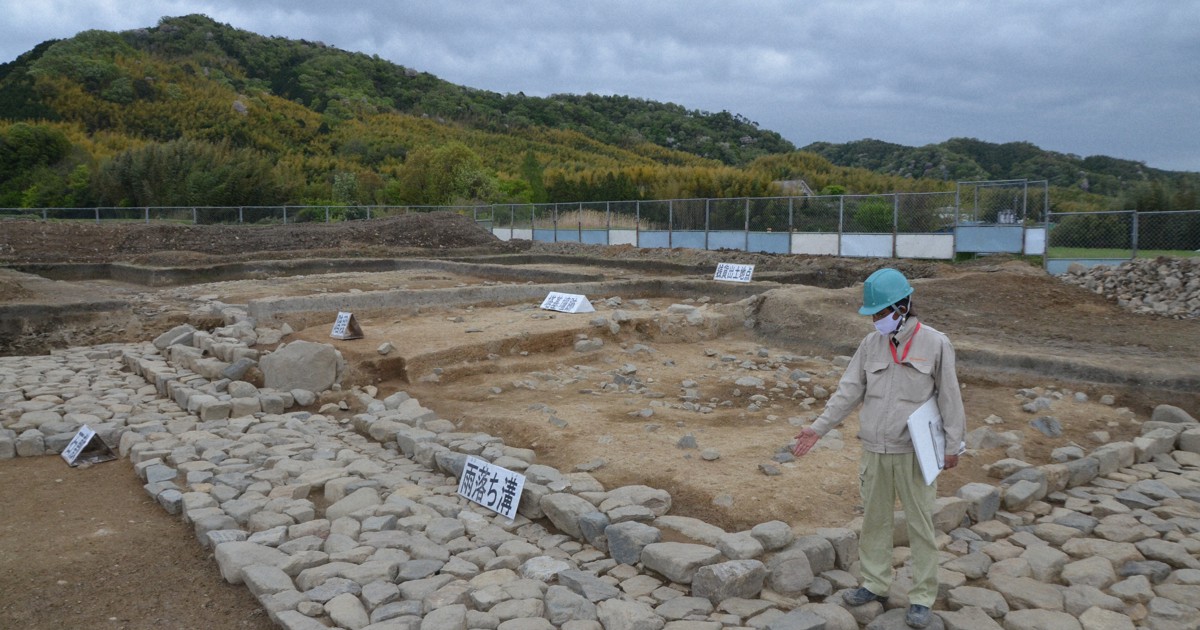 橘諸兄が創建 京都 井手寺跡で 塔の基壇跡 初確認 毎日新聞