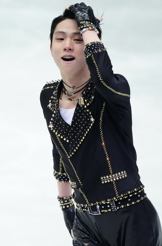 男子SPで演技をする羽生結弦=丸善インテックアリーナ大阪で2021年4月15日(代表撮影)