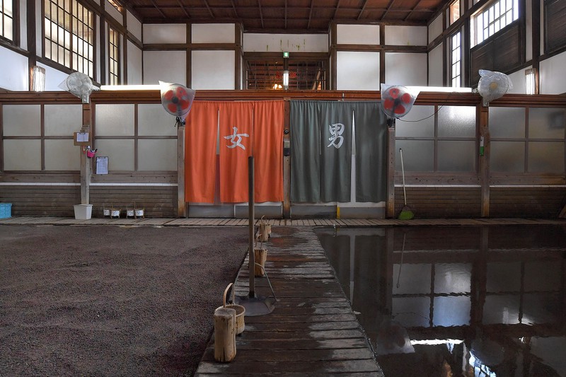 レトロの美 竹瓦温泉 大分県別府市 人気の砂湯に癒やされ 写真特集1 11 毎日新聞