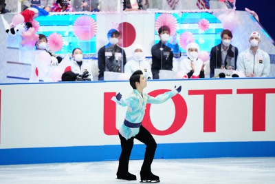 男子フリーで演技する羽生結弦＝丸善インテックアリーナ大阪で2021年4月16日（代表撮影）