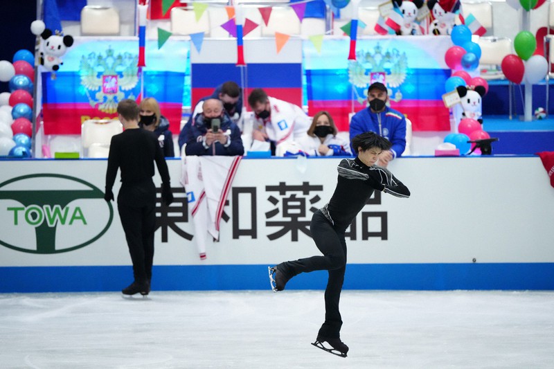 フィギュア スケート 世界国別対抗戦：羽生結弦 練習で4回転