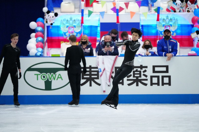 フィギュア スケート 世界国別対抗戦：羽生結弦 練習で4回転アクセル