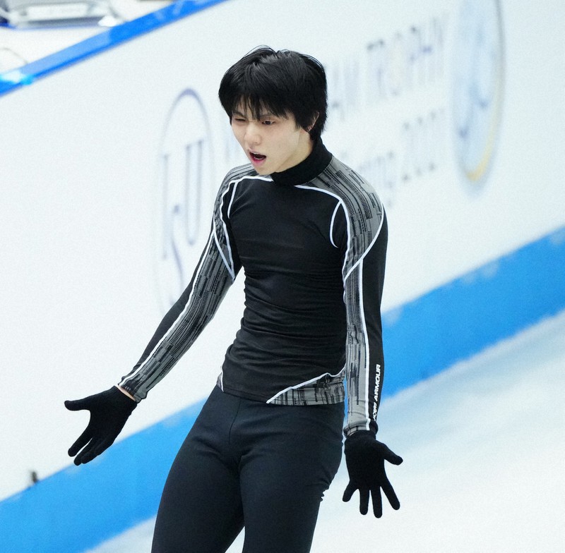 フィギュア スケート 世界国別対抗戦：羽生結弦 練習で4回転アクセル