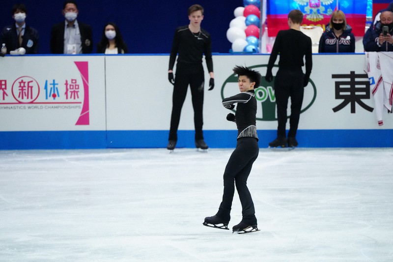 フィギュア スケート 世界国別対抗戦：羽生結弦 練習で4回転