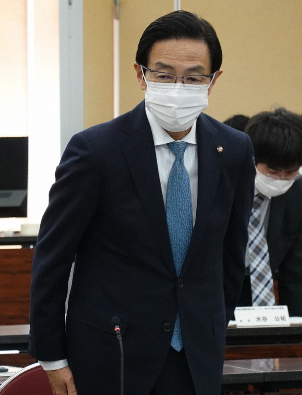 新型コロナウイルスの専門家会議で、緊急事態宣言の発令を要請する方針を明らかにした京都府の西脇隆俊知事=府庁で2021年4月21日午後5時6分、矢倉健次撮影