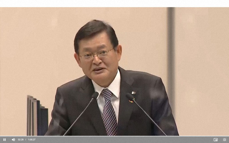 3月開催の東芝臨時株主総会で議長を務めた車谷暢昭氏=2021年3月18日、東芝ホームページから